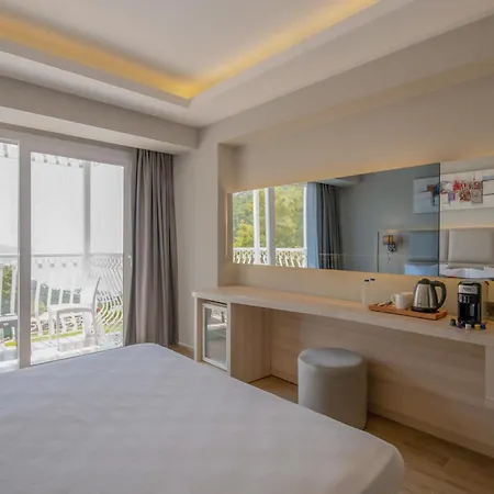 فندق Ramada By Wyndham Fethiye (adults Only) 4*