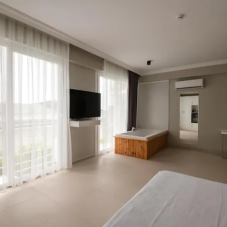 فندق Ramada By Wyndham Fethiye (adults Only)